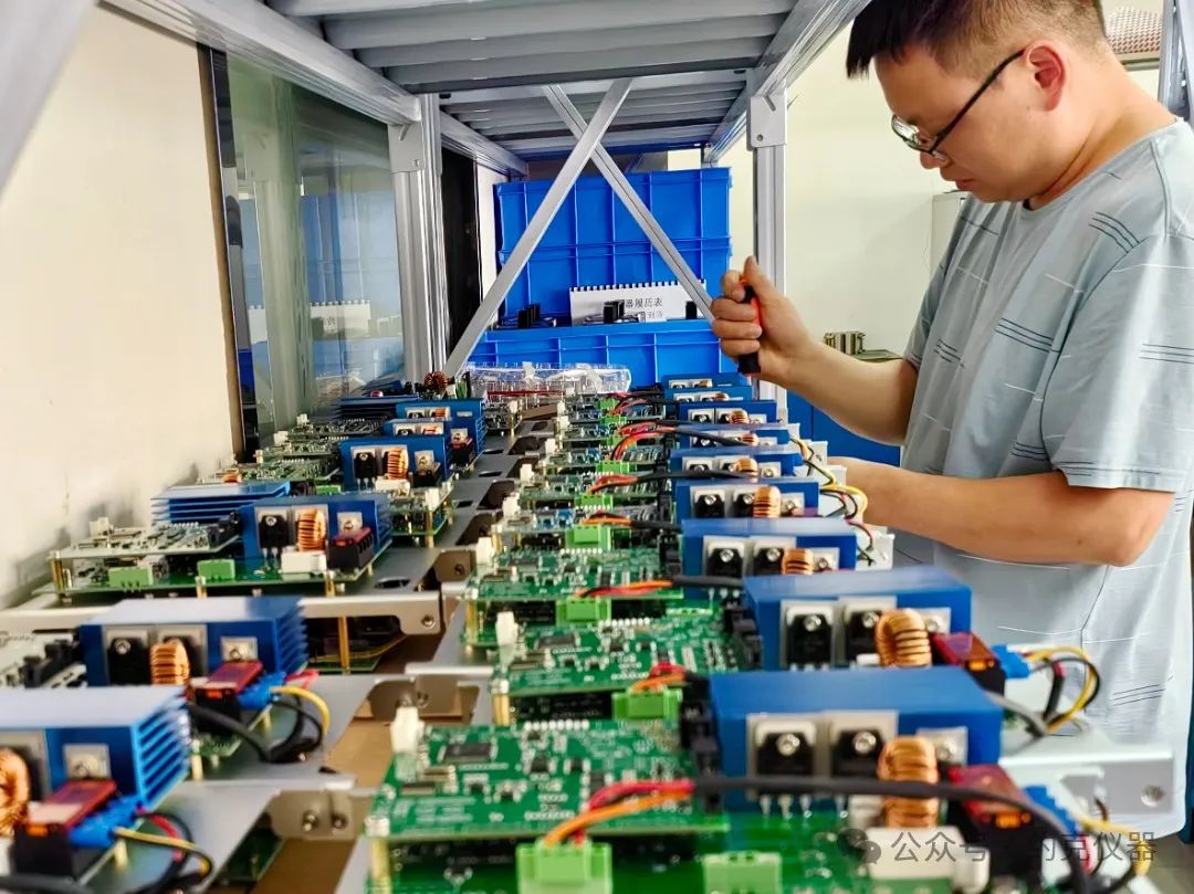 约克仪器成都工厂迎高温战酷暑保障合同如期交付